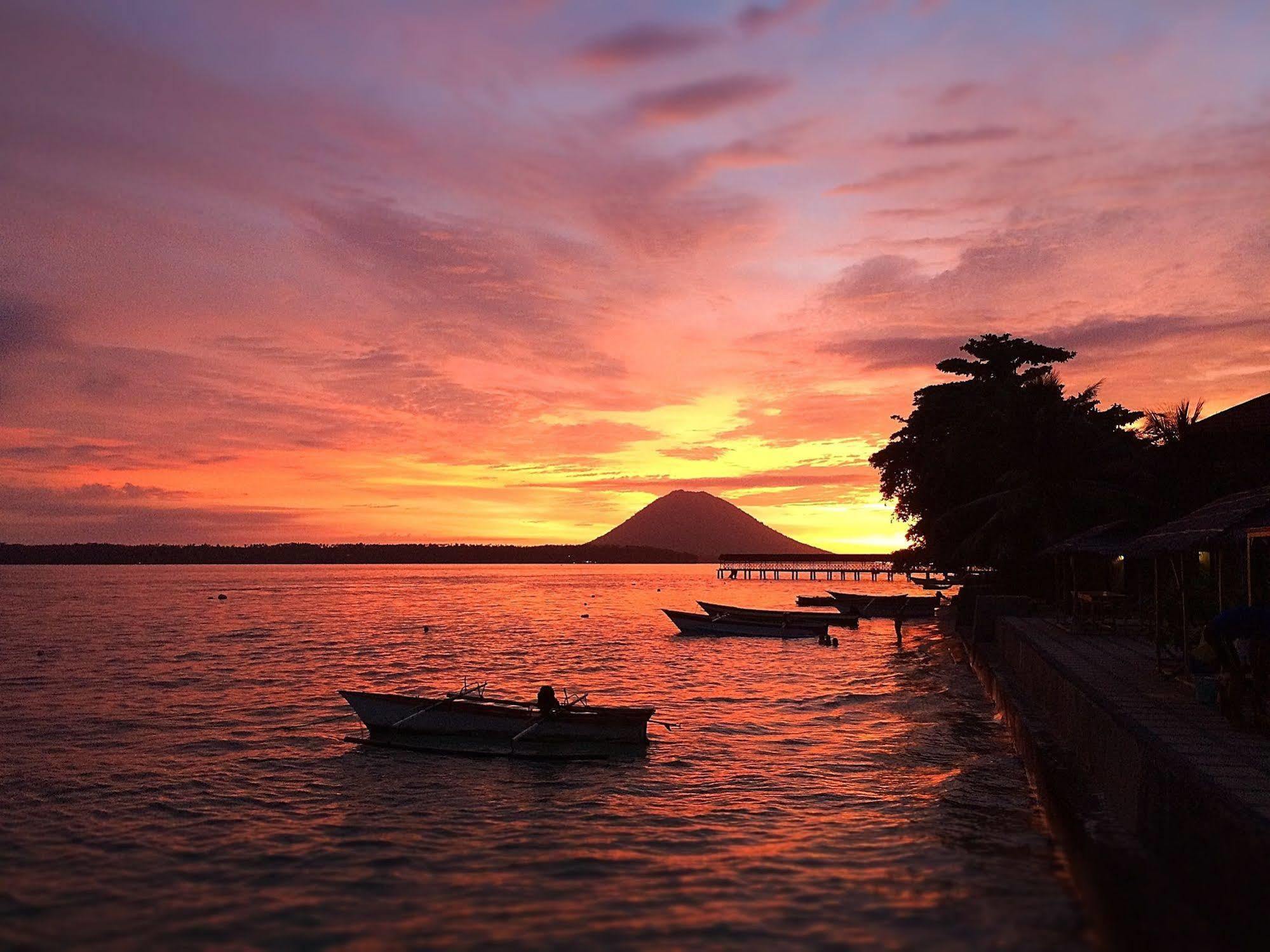 Onong Resort Siladen Island Exterior foto