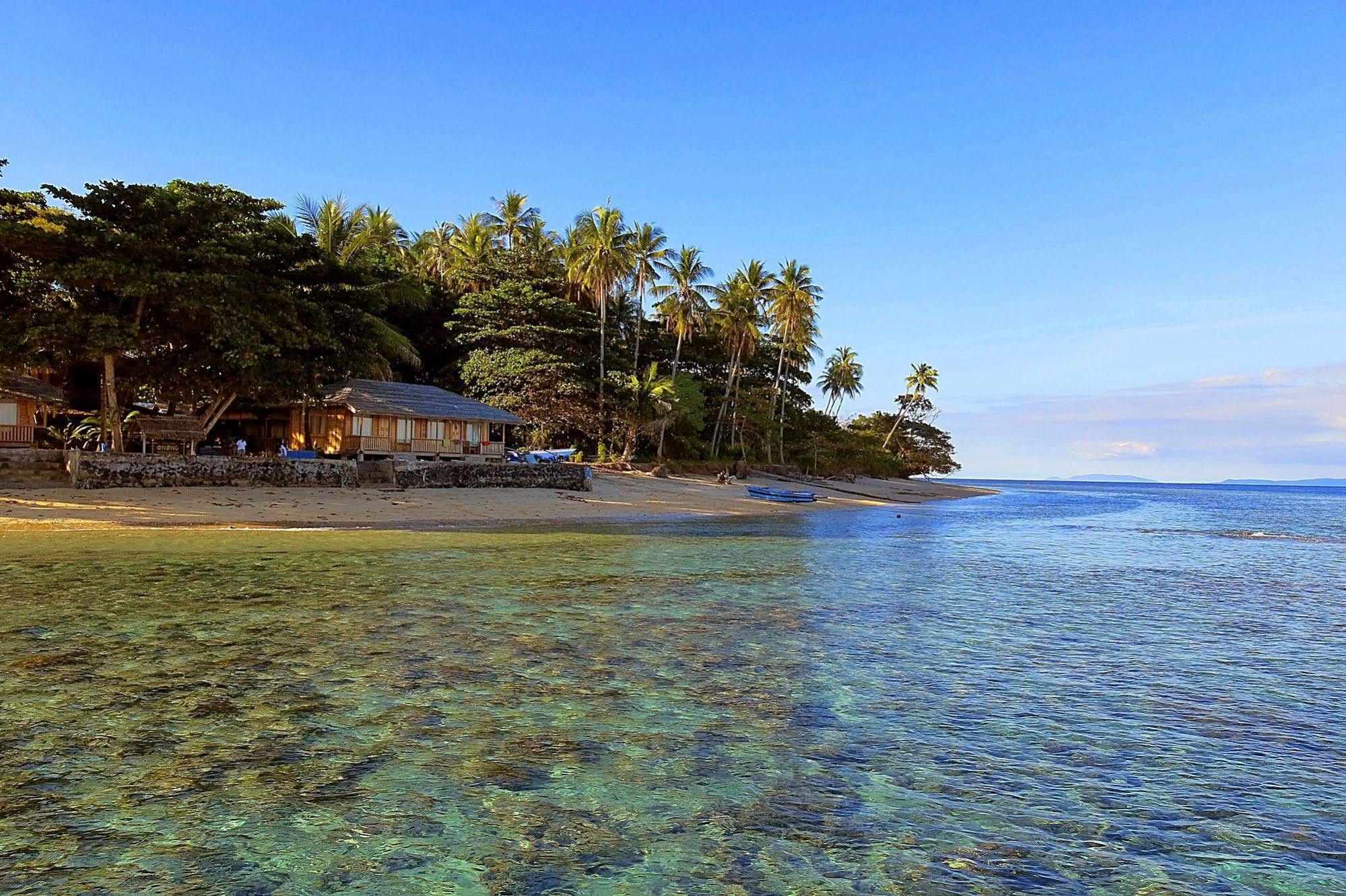 Onong Resort Siladen Island Exterior foto